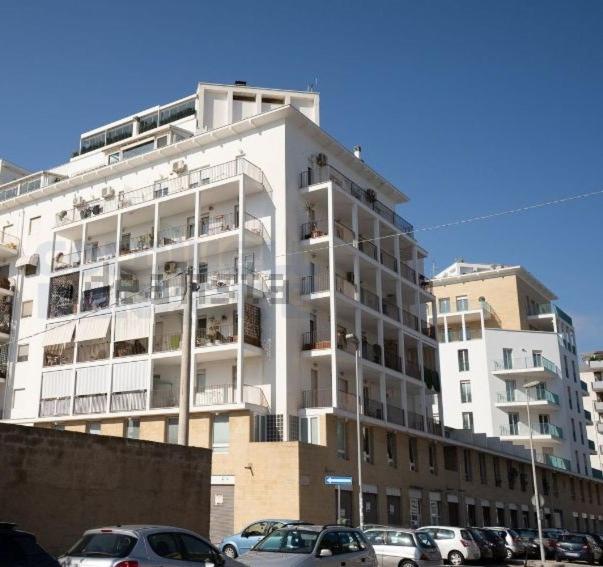 Faro Sul Mare Luxury Apartment - Zona Fiera Bari Exterior foto